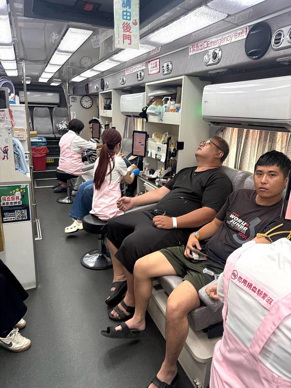 捐血車實況。