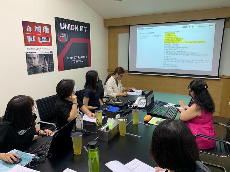 國合科技辦理企業內部講師課程。