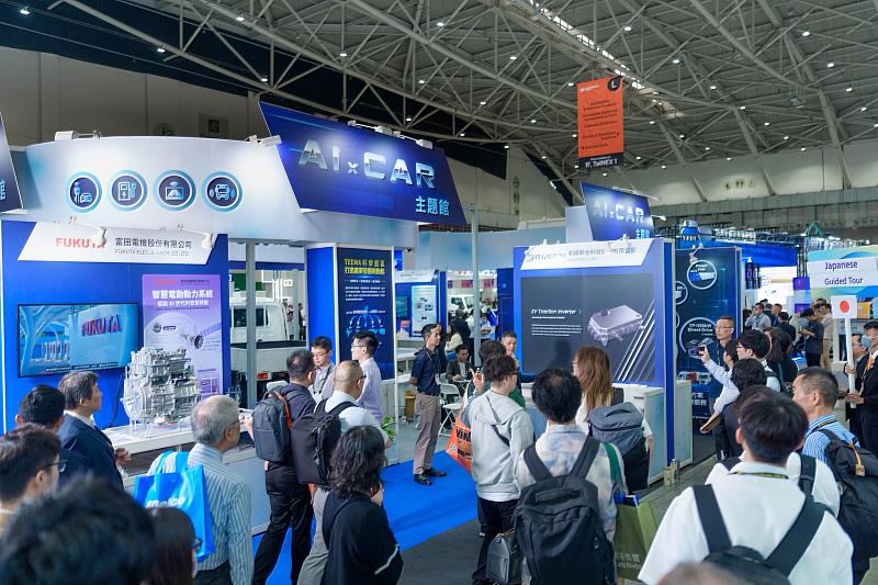 2026年E-Mobility Taiwan展場匯聚智慧車輛與車用電子技術；2027年展會將持續擴大徵集車用AI、感知、運算及系統整合業者。（資料畫面_貿協提供）