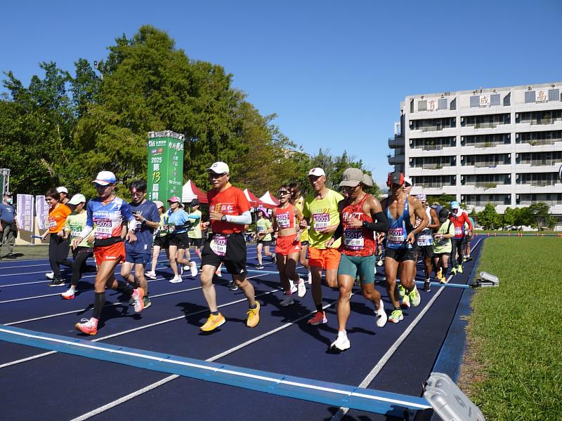 2026年第14屆開廣飛跑盃超級馬拉松將於10月10日在新莊田徑場開跑。