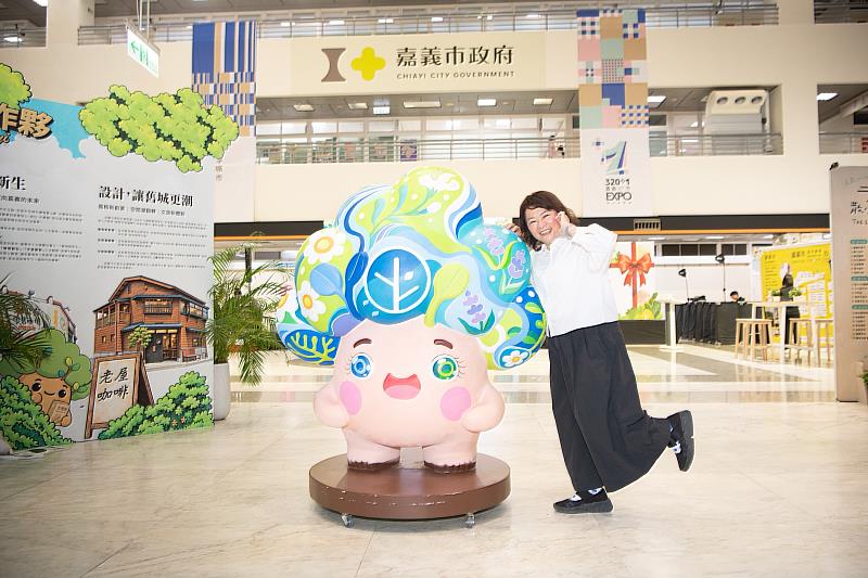 黃敏惠市長與木吉。