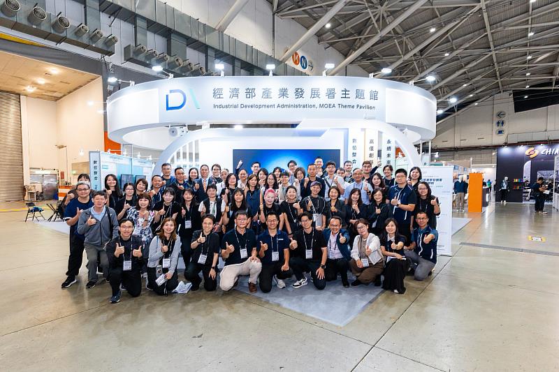 安能聚參與2026台北紡織展經濟部產業發展署主題館,與參展團隊共同展現臺灣產業在創新材料與永續應用上的發展成果。