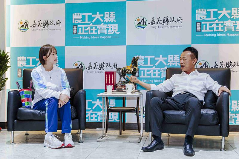 嘉縣軟網好手江旻育勇奪亞運銀牌 翁章梁頒賀榜及30萬獎勵金