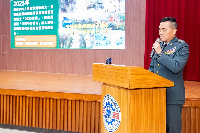 陸軍司令呂坤修上將指出，近年持續優化營區生活環境、提升薪資待遇，並拓展職涯發展與在職進修管道，提供有制度且完善的保障，期許能踴躍報考加入國軍。