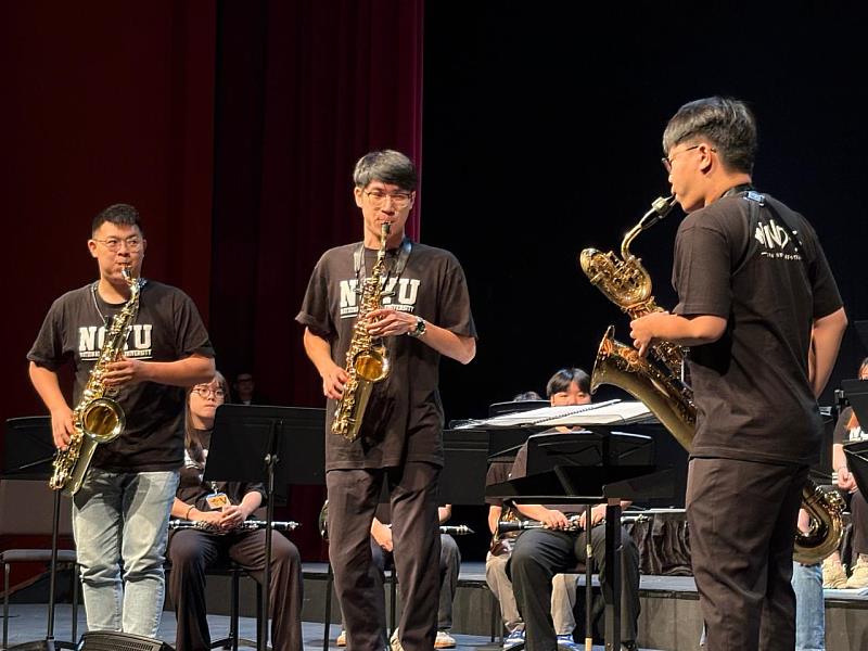 嘉義大學管樂團薩克斯風示範及演奏