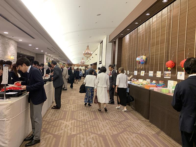 酒會現場另設置「台灣物產展」。