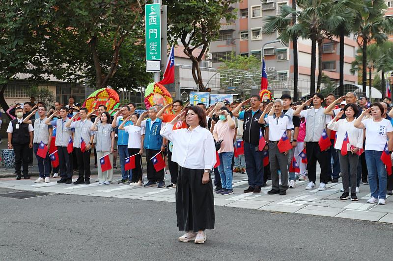 嘉義市雙十國慶升旗！黃敏惠市長與市民同慶 傳承歷史、攜手邁向永續未來