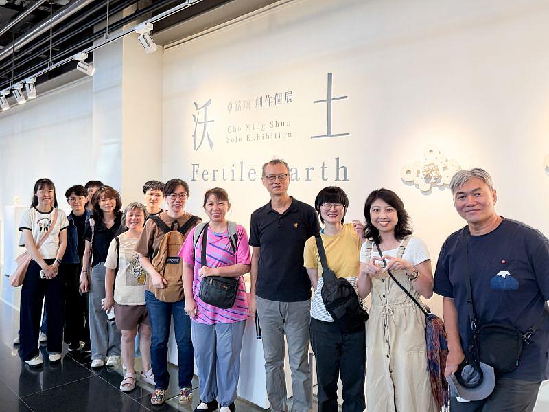 鶯歌光點美學館表示，未來將持續規劃藝術家導覽及交流活動，讓民眾有機會親近創作者、認識作品背後的故事，進一步拉近藝術與日常生活的距離。