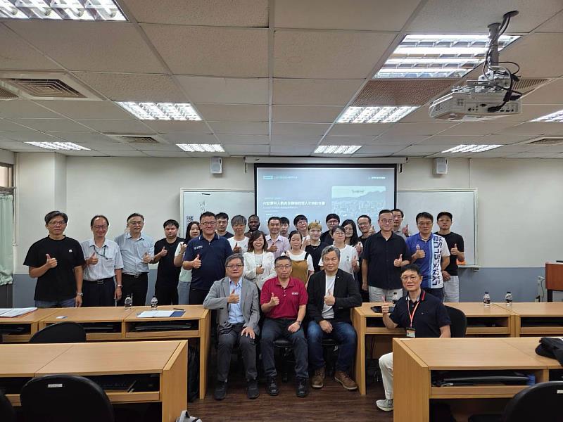 崑山科大「AI智慧無人載具專班」舉辦開訓典禮。