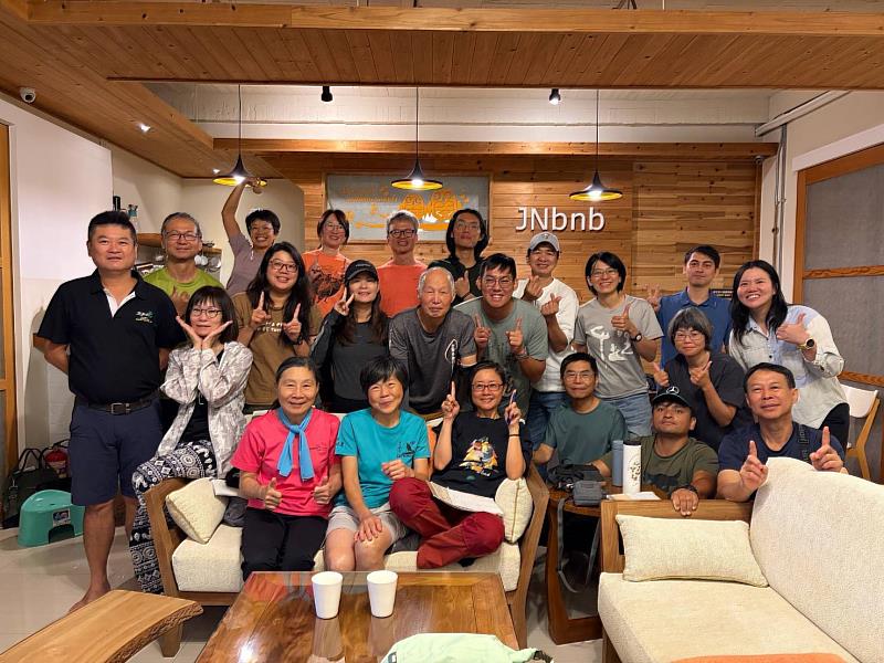 115年參與志工與講師合影。