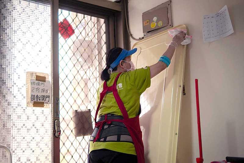 門諾基金會陪伴花蓮17年床板沐浴，因核心耗材、零件逐漸停產，預計年底熄燈，由浴缸型沐浴接棒送暖。