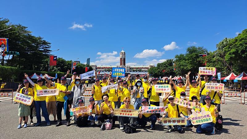 佛光大學師生國響應孝親暨反毒活動。