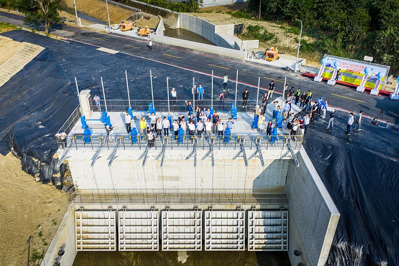 「後庄直排一出口段改善工程」暨「牛稠溪環快東段先期聯絡道路拓寬工程」。