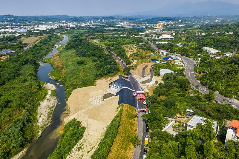「後庄直排一出口段改善工程」暨「牛稠溪環快東段先期聯絡道路拓寬工程」。