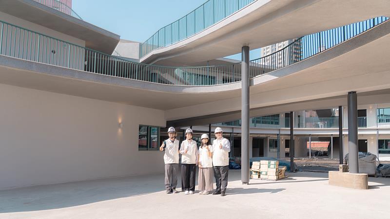 高虹安市長今日前往新竹市立新竹幼兒園視察新建工程。