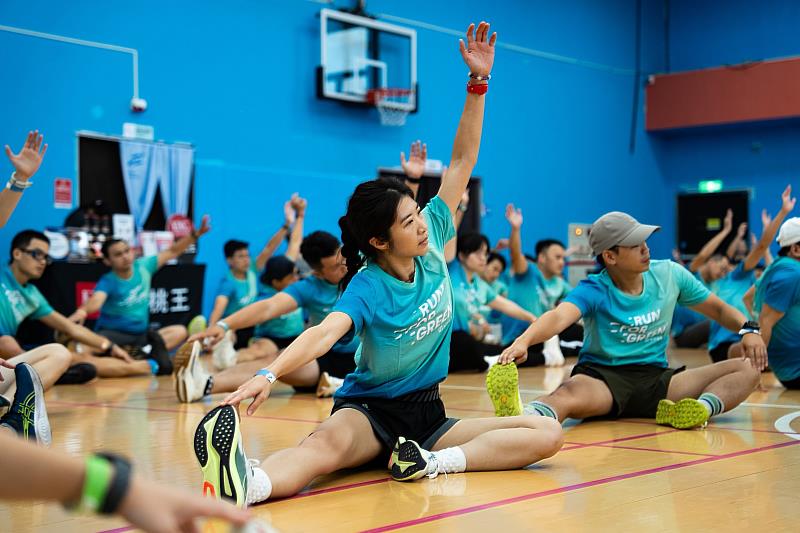 圖一：富邦金控「Run For Green ® 健康綠動大挑戰」結合運動訓練、公益闖關及永續教育等多元互動體驗，邀請跑者一起關注環境永續、偏鄉陪伴、弱勢教育及運動平權等4大議題。
