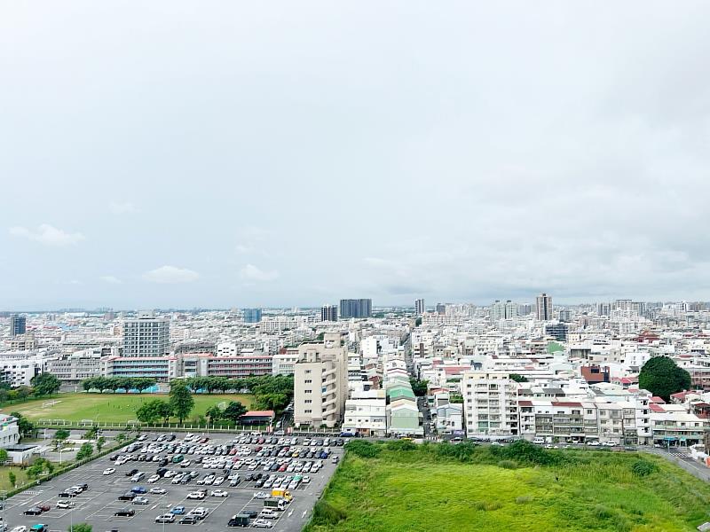 台南東區預售屋與成屋價差幅度高達127.7%，位居七都之冠。