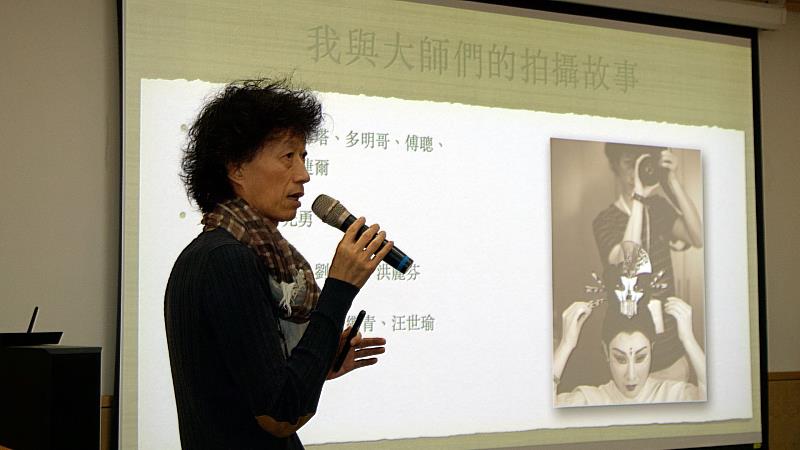 許培鴻老師曾為諸多不同領域的知名人士拍攝肖像，作品廣泛涉獵於音樂、表演藝術、人文、心靈、旅行創作等。