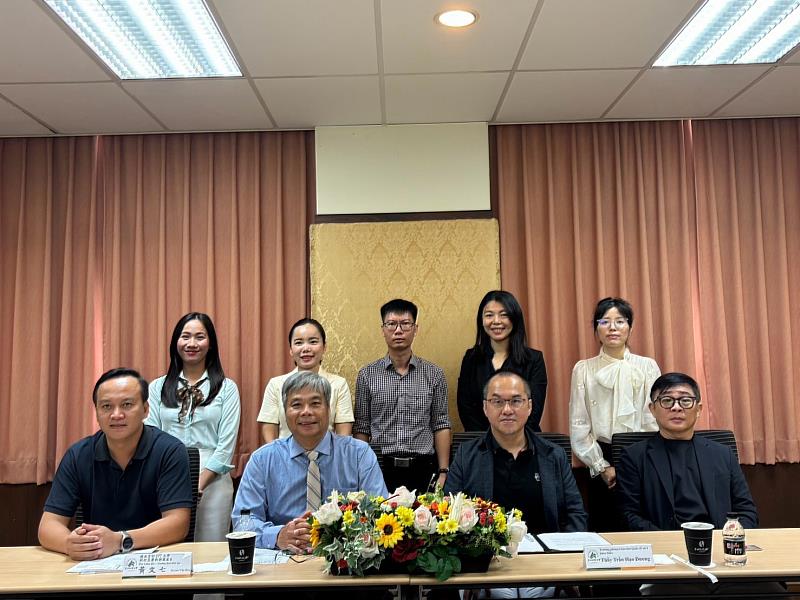 崑山科大拓展臺越高教交流，越南肯特FPT大學來訪，雙方貴賓合影。