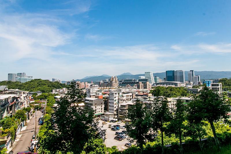 汐止區預售屋與成屋的平均坪數差距達10.3坪，為新北十大熱門行政區之冠。（房市示意圖）
