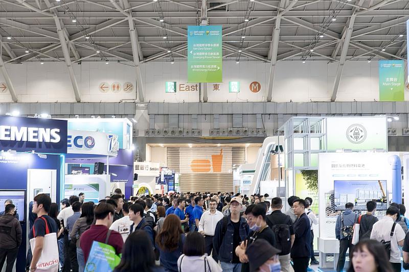 2026「台灣國際淨零永續展」與「台灣國際智慧能源週」16日圓滿閉幕，3天展期總計吸引近 18,000 名國內外專業買主與業界人士參觀。(貿協提供)