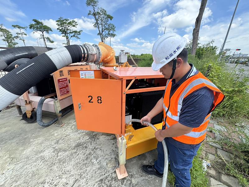 全市湖內、後湖抽水站以及33部大型移動式抽水機,均已完成油料補充及運轉測試。
