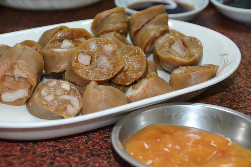灌腸是新竹縣新埔鎮客家庄知名的食品，又叫「粉腸」或「煙腸 」，飄香超過半世紀。