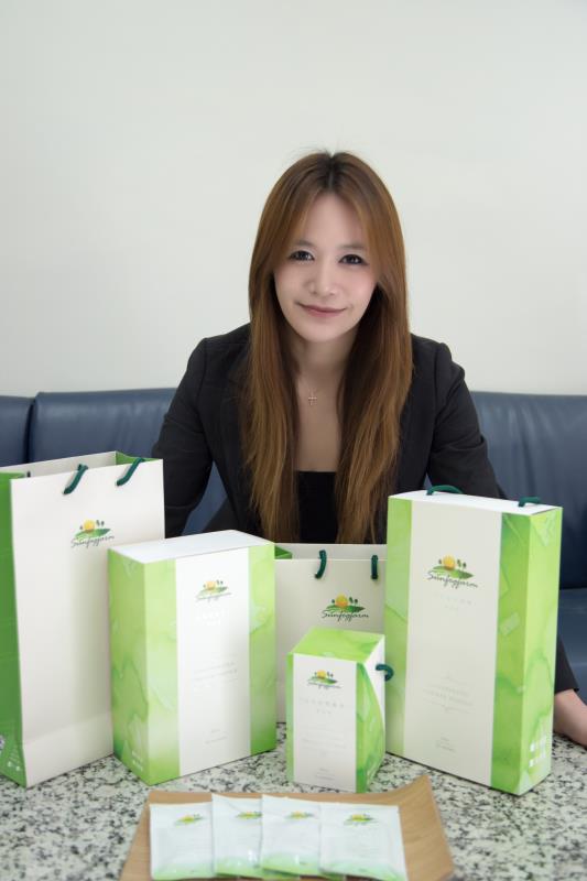 林欣霓說，喝滴雞精不是女人專利，父親節選用好雞精為爸爸補補身體。


