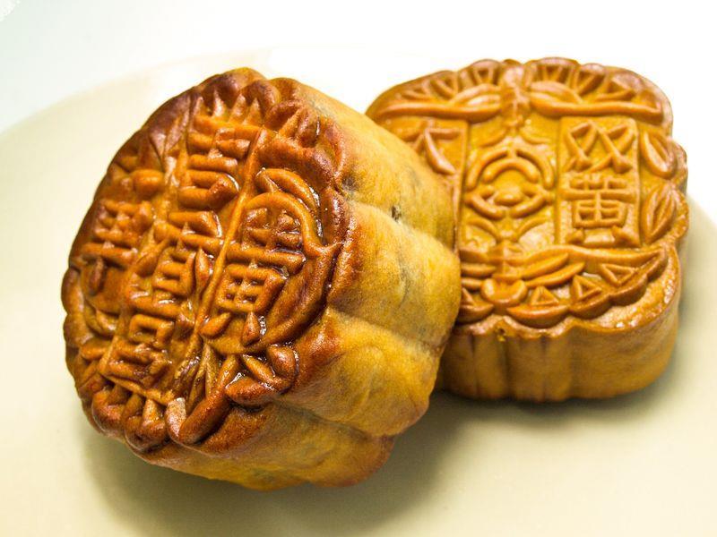 吃1顆廣式月餅 得快走2.4小時