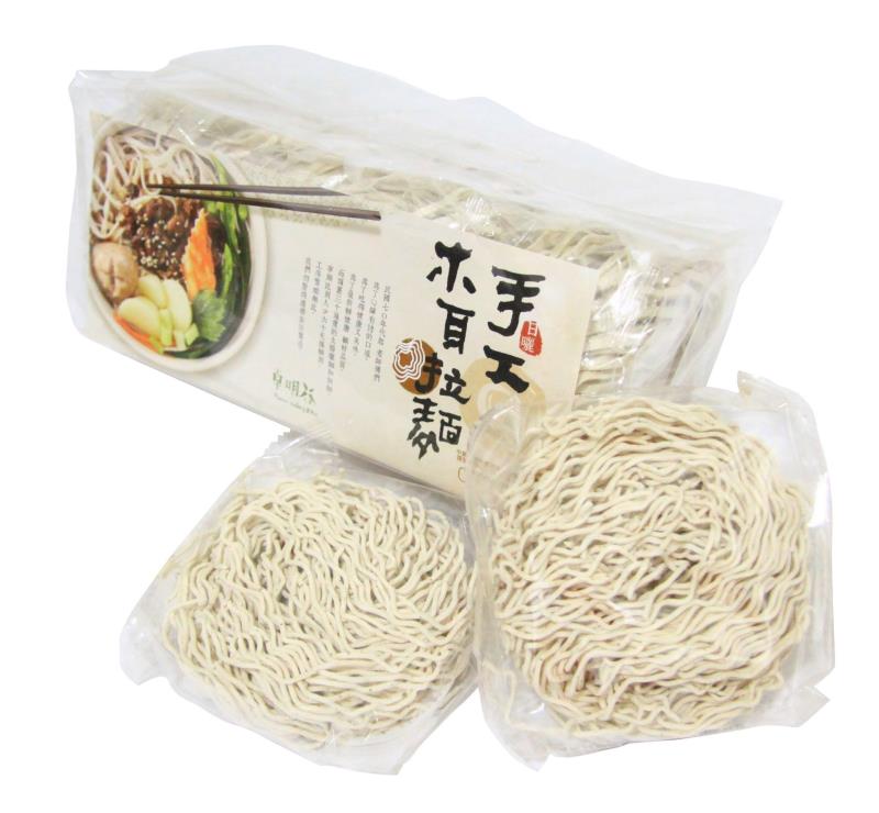 卓明谷有機農場木耳麵讓吃麵也能吃得很健康