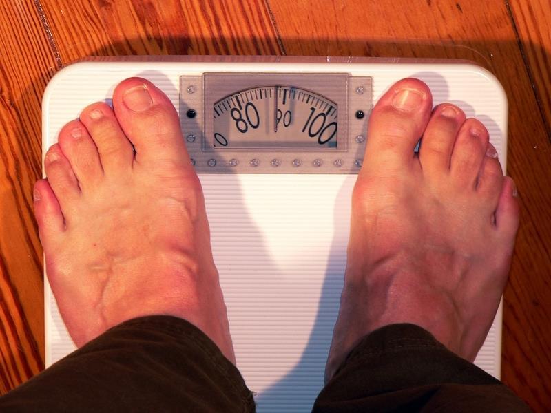 「肌肉減少性肥胖」一種會增加得糖尿病、高血壓風險的病症，放任不管，哪怕只有40郎當歲，日常動作也會顯得吃力、最後臥病不起，甚至死亡。（圖取自pixabay圖庫）