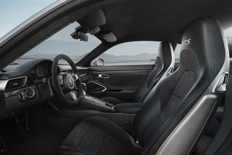 最後仍然「背棄」自然進氣引擎！Porsche 911 GTS 全面換裝 3.0 「雙渦輪」動力系統！