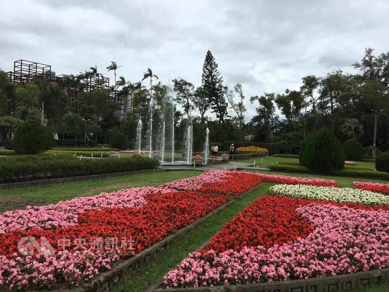 台北巿公園處說，春節連假以士林官邸公園為軸心出發 ，輕鬆騎乘YouBike來趟輕旅行，拜訪雙溪公園等許多 特色公園賞美景。 （台北巿工務局公園處提供）