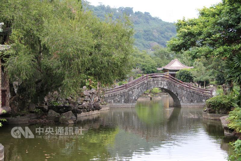 台北巿公園處說，春節連假以士林官邸公園為軸心出發 ，輕鬆騎乘YouBike來趟輕旅行，拜訪雙溪公園等許多 特色公園賞美景。 （台北巿工務局公園處提供）