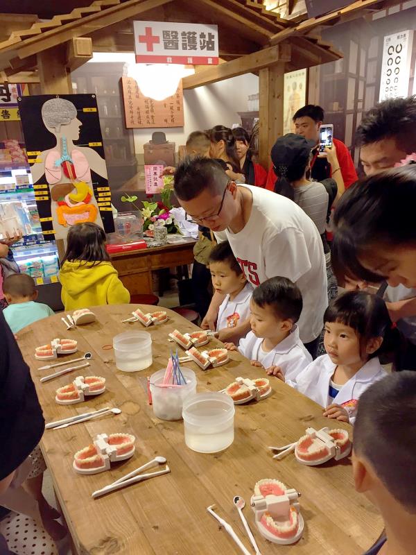 館內不定期推出親子互動體驗活動。