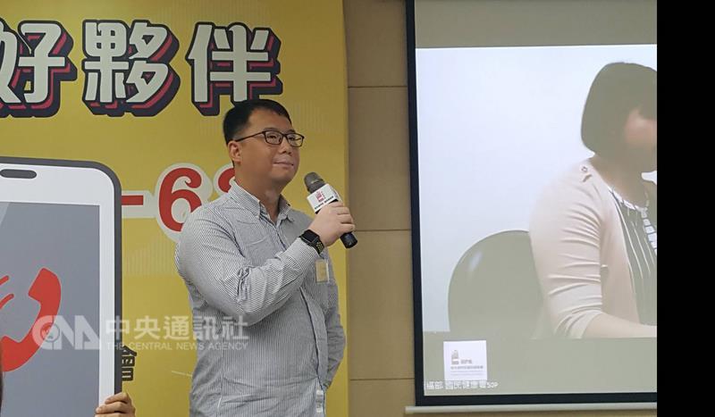 想戒菸，可打戒菸專線。衛生福利部國民健康署3日表 示，在戒菸專線協助下，6個月點戒菸成功率達4成，比 靠意志力戒菸成功率高近8倍。 中央社記者陳偉婷攝 106年6月3日