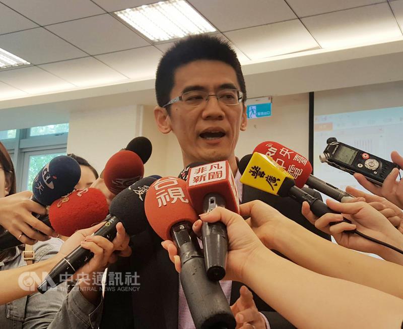 台灣大學公衛學院與衛生福利部國民健康署合作研究， 首次發布影響國人死亡的危險因子排名，前3名是高血 糖、抽菸和高血壓。 中央社記者陳偉婷攝 106年6月7日