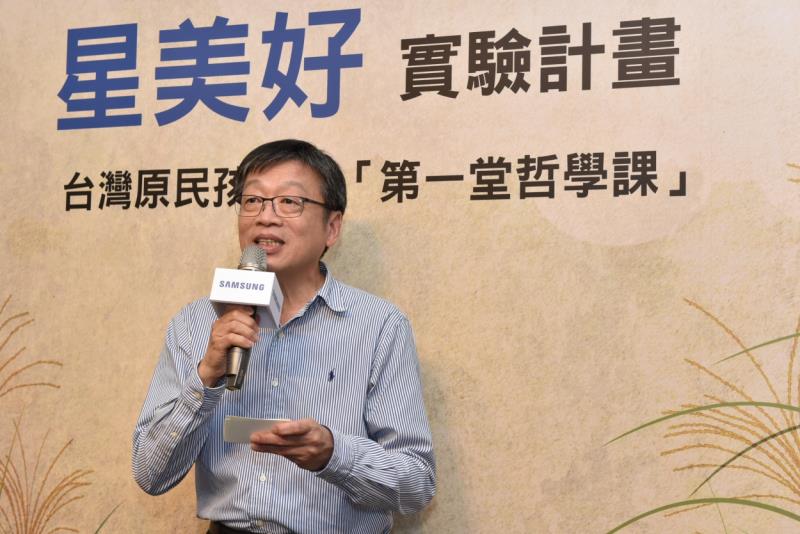 台灣三星電子商用產品暨解決方案事業部總經理吳昇奇表示，硬體完備後，慢慢發現其實他們更缺乏的是培育師資，跟開發適地適時的教材。