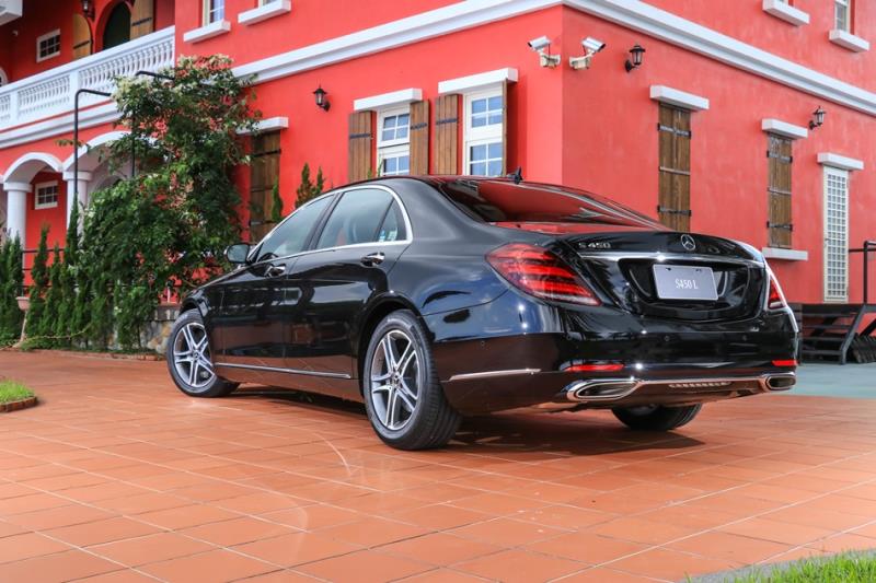 Mercedes-Benz S 350d/450L老闆自駕也開心【動態、操控篇】