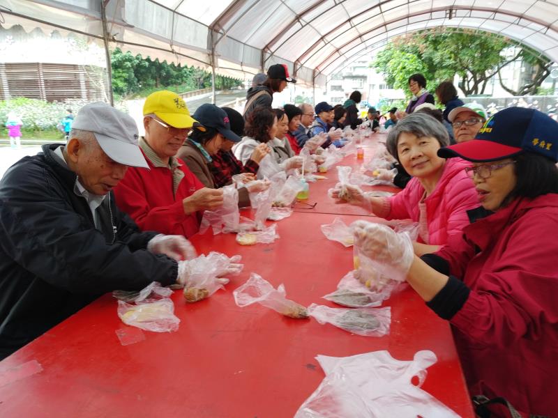客家美食DIY，吸引各階層的朋友參與。
