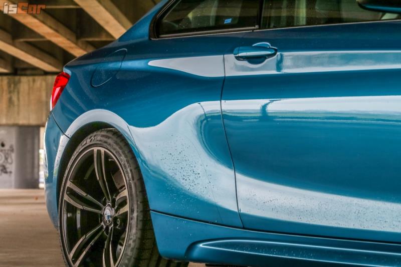 BMW M2 Coupe小改款 暴雨狂甩激駕