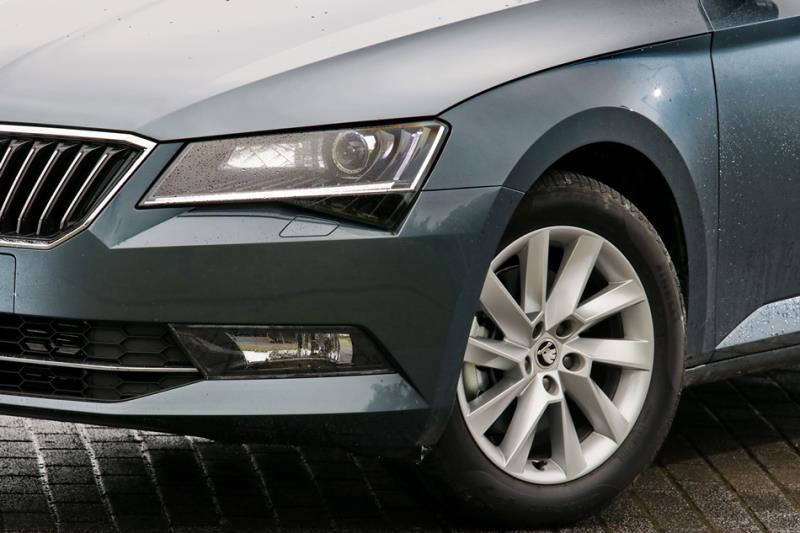 入門價 Skoda Superb Combi菁英版TSI