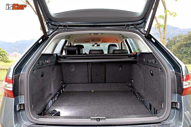 Ford Mondeo Wagon x Skoda Superb Combi【大Wagon序章】