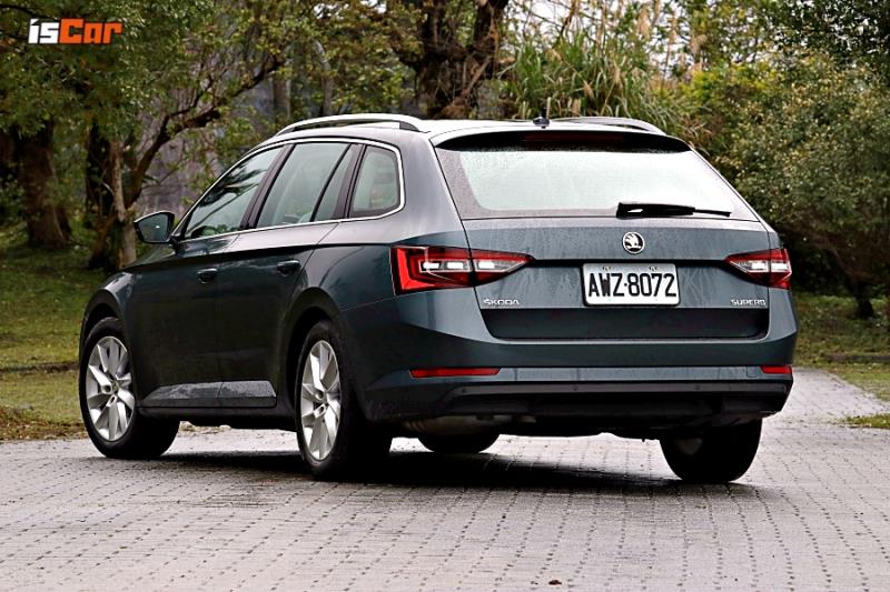 Ford Mondeo Wagon x Skoda Superb Combi【大Wagon序章】
