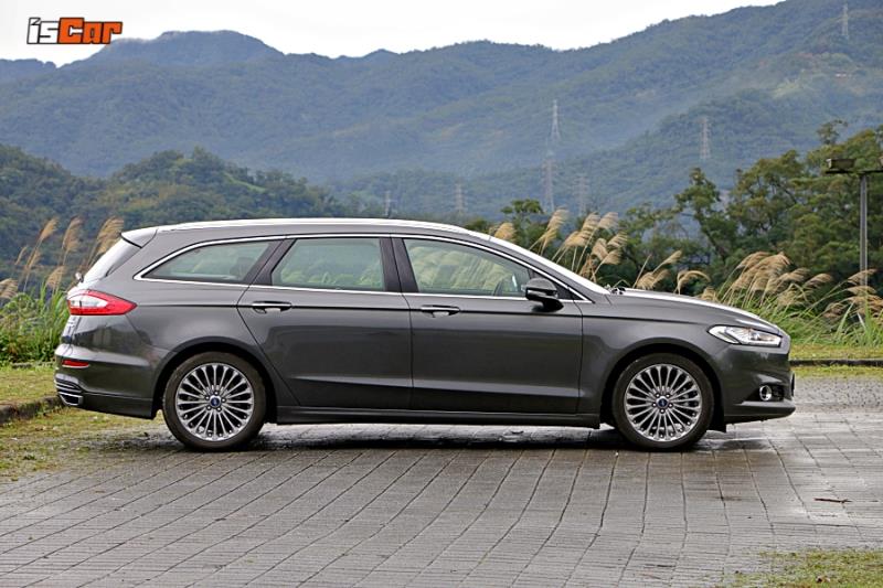 Ford Mondeo Wagon x Skoda Superb Combi【大Wagon序章】