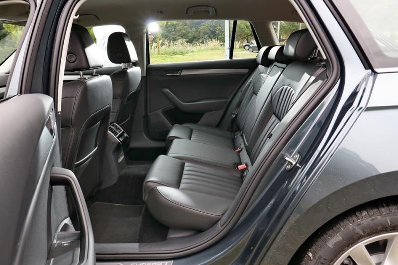 入門價 Skoda Superb Combi菁英版TSI