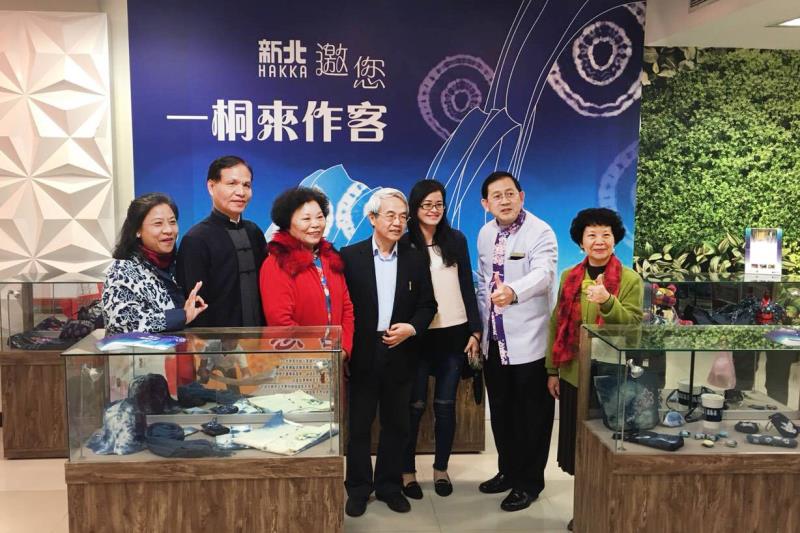 現場除了靜態客家文物展出外，還有安排植物染、客家粢粑、擂茶、環保童玩、客家風味料理等豐富又有趣的DIY體驗活動。