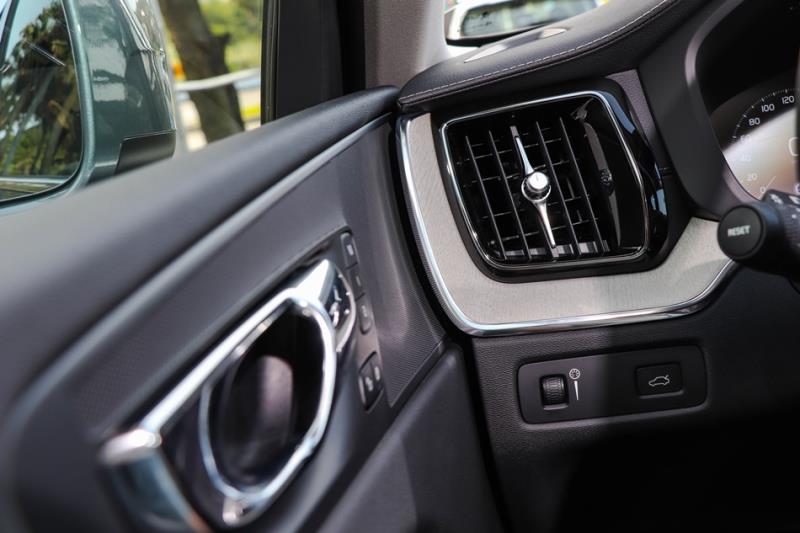 BMW X3 20i v.s. Volvo XC60 【市場價值篇】