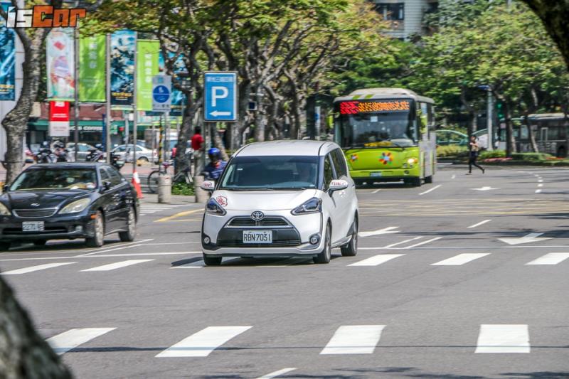 Zipcar、Unicar 到底好不好用？【借還車實測篇】