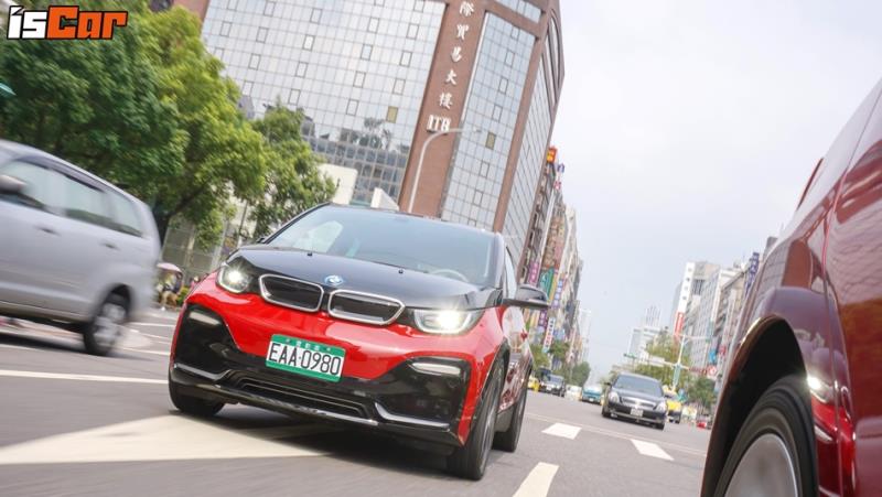 BMW i3s忠孝東路大挑戰【戰力分析篇】